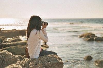 你教会了我如何去爱，却没有教我如何忘记！-1